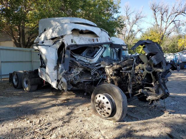  Salvage Freightliner Cascadia 1