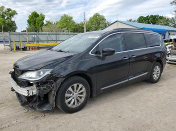  Salvage Chrysler Pacifica
