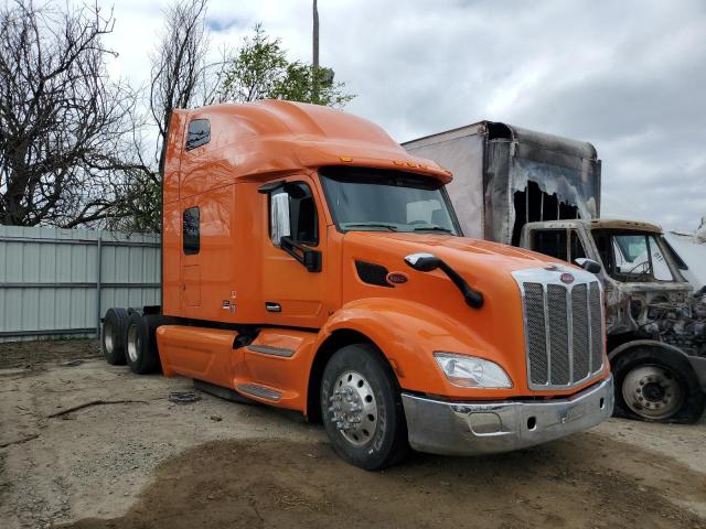  Salvage Peterbilt 579