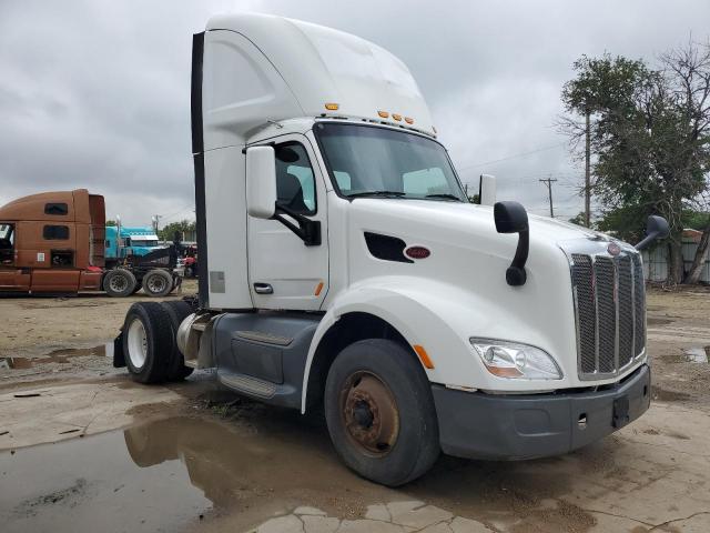  Salvage Peterbilt 579