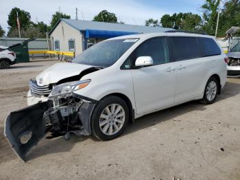  Salvage Toyota Sienna