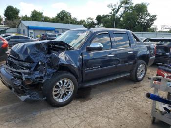  Salvage Chevrolet Avalanche
