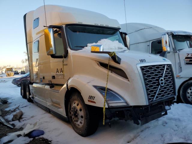  Salvage Volvo Vn