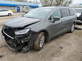  Salvage Chrysler Pacifica