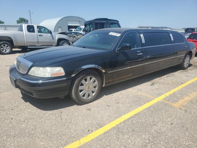  Salvage Lincoln Towncar