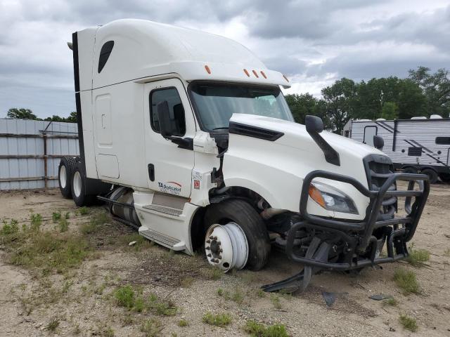  Salvage Freightliner Cascadia 1