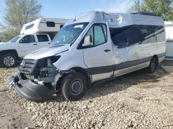  Salvage Mercedes-Benz Sprinter