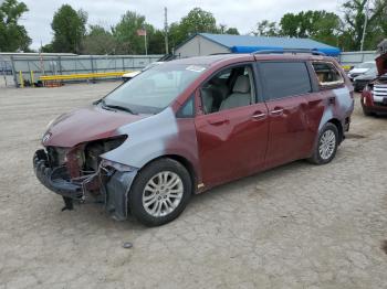  Salvage Toyota Sienna