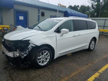  Salvage Chrysler Pacifica