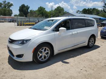  Salvage Chrysler Pacifica