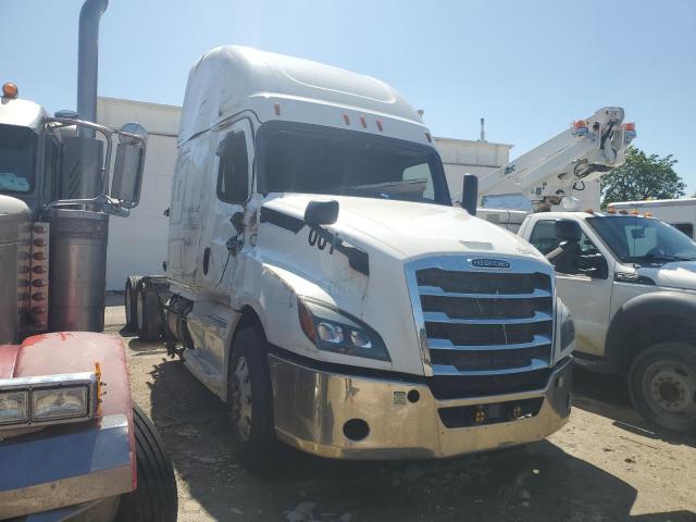  Salvage Freightliner Cascadia 1