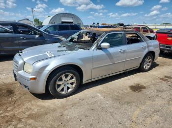  Salvage Chrysler 300