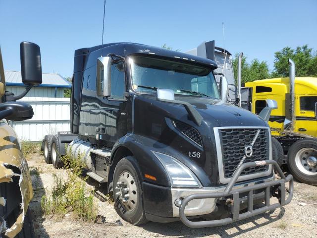  Salvage Volvo Vnr