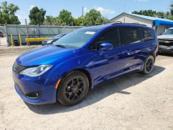  Salvage Chrysler Pacifica