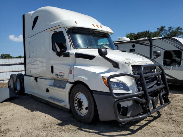  Salvage Freightliner Cascadia 1