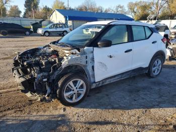  Salvage Nissan Kicks