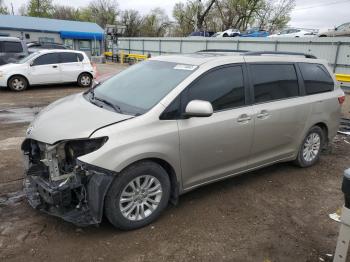  Salvage Toyota Sienna