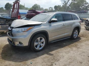  Salvage Toyota Highlander