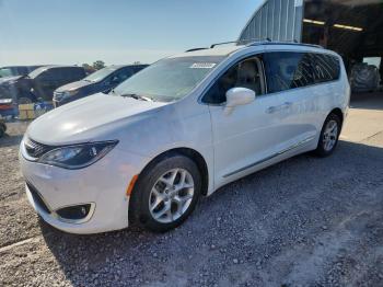  Salvage Chrysler Pacifica