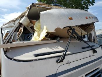  Salvage Workhorse Custom Cha Motorhome