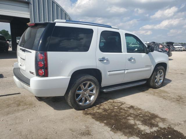 GMC Yukon Denali Image 7