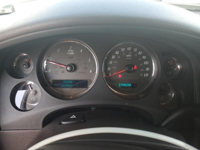 GMC Yukon Denali Image 3