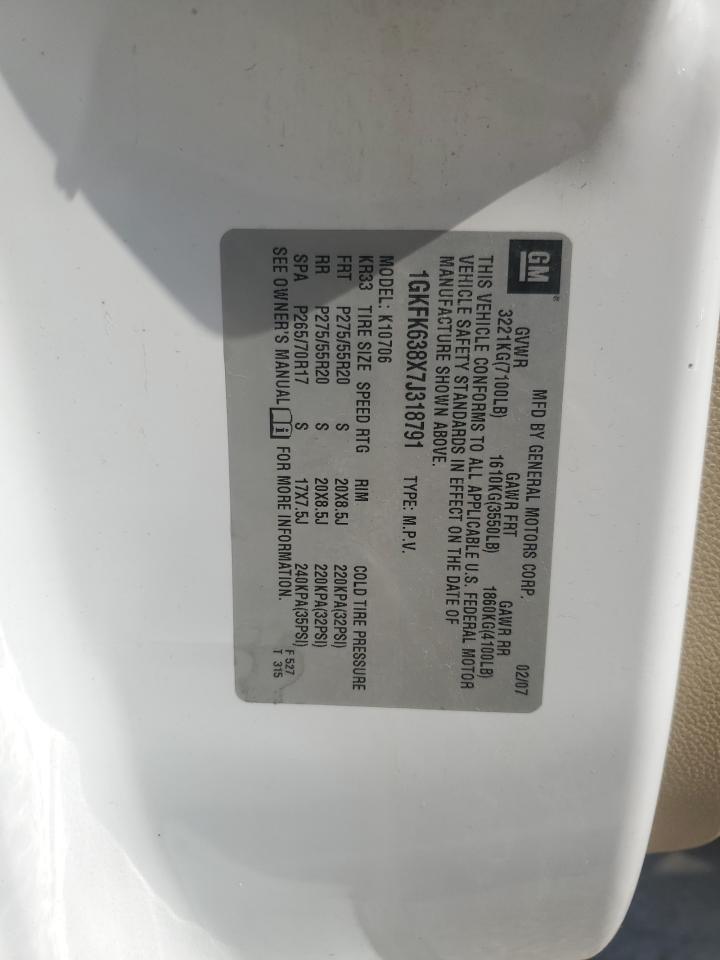 GMC Yukon Denali Image 5