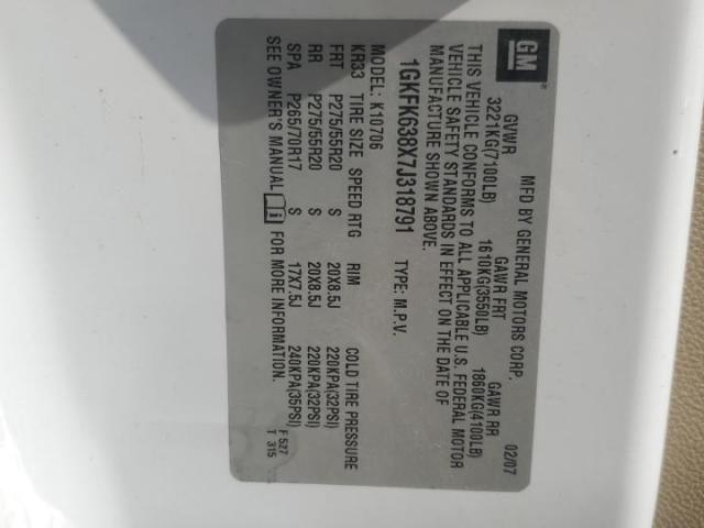 GMC Yukon Denali Image 5