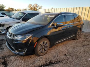  Salvage Chrysler Pacifica