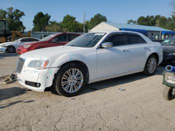  Salvage Chrysler 300