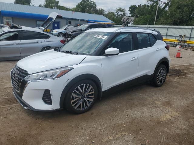  Salvage Nissan Kicks