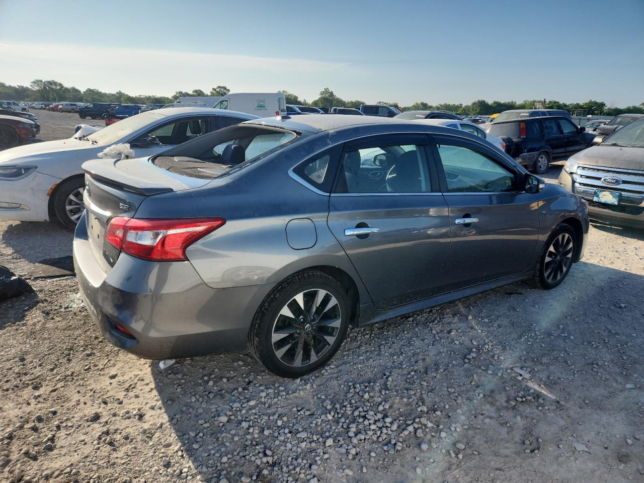 Nissan Sentra S Image 3