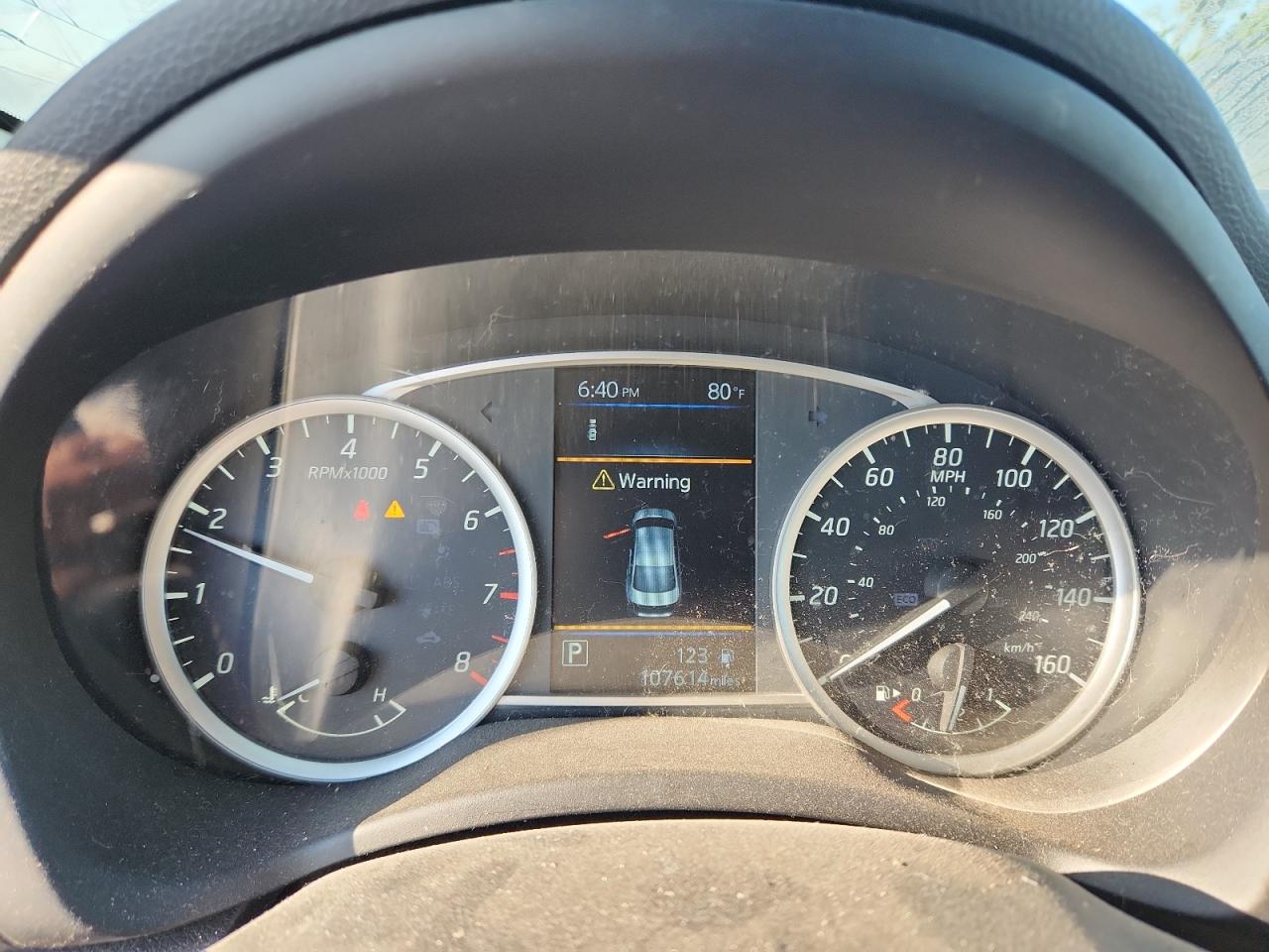 Nissan Sentra S Image 2