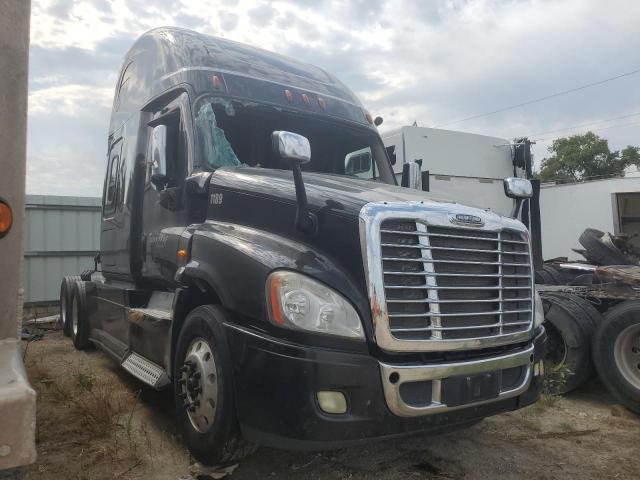  Salvage Freightliner Cascadia 1