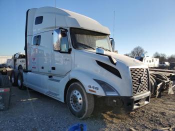  Salvage Volvo Vn