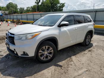  Salvage Toyota Highlander
