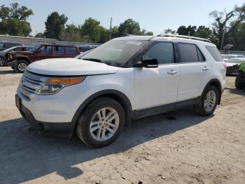  Salvage Ford Explorer