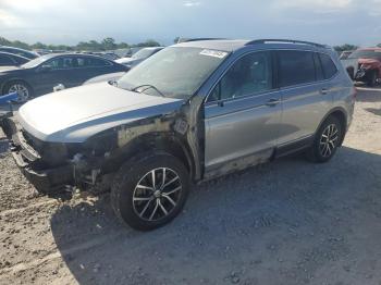  Salvage Volkswagen Tiguan