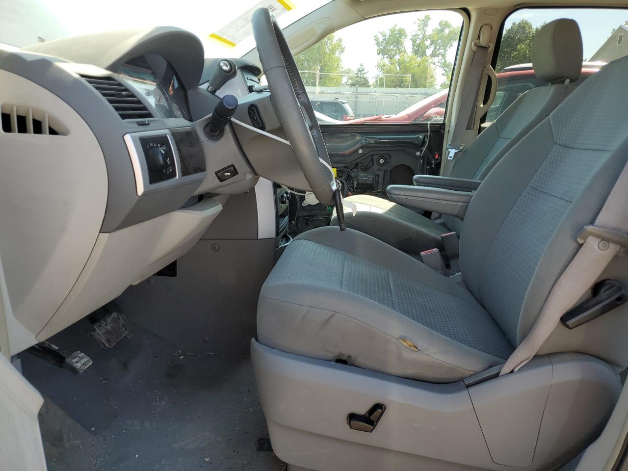 Dodge Caravan Sxt Image 8