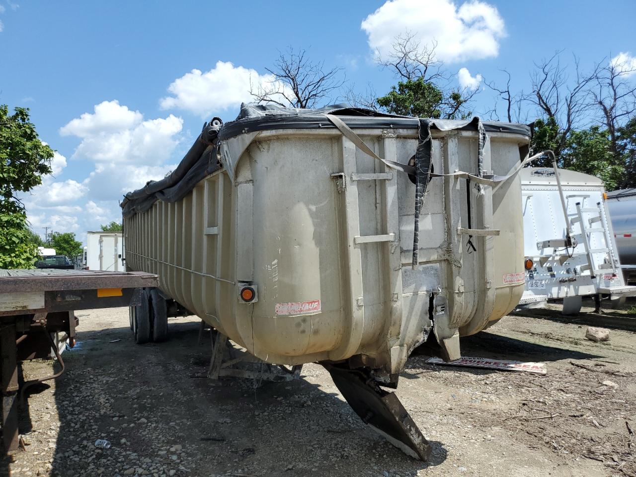 Fruehauf Trailer Image 1