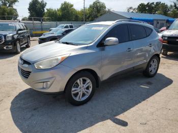  Salvage Hyundai TUCSON