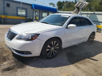  Salvage Chrysler 200