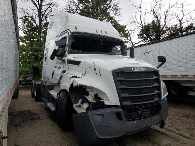  Salvage Freightliner Cascadia 1