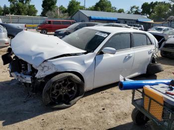  Salvage Chrysler 300