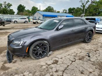  Salvage Chrysler 300