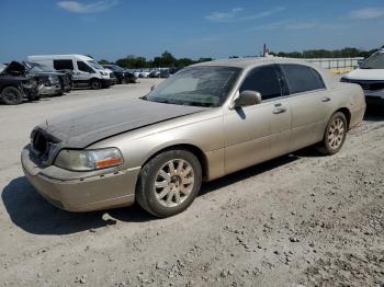  Salvage Lincoln Towncar