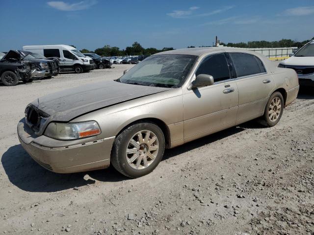  Salvage Lincoln Towncar