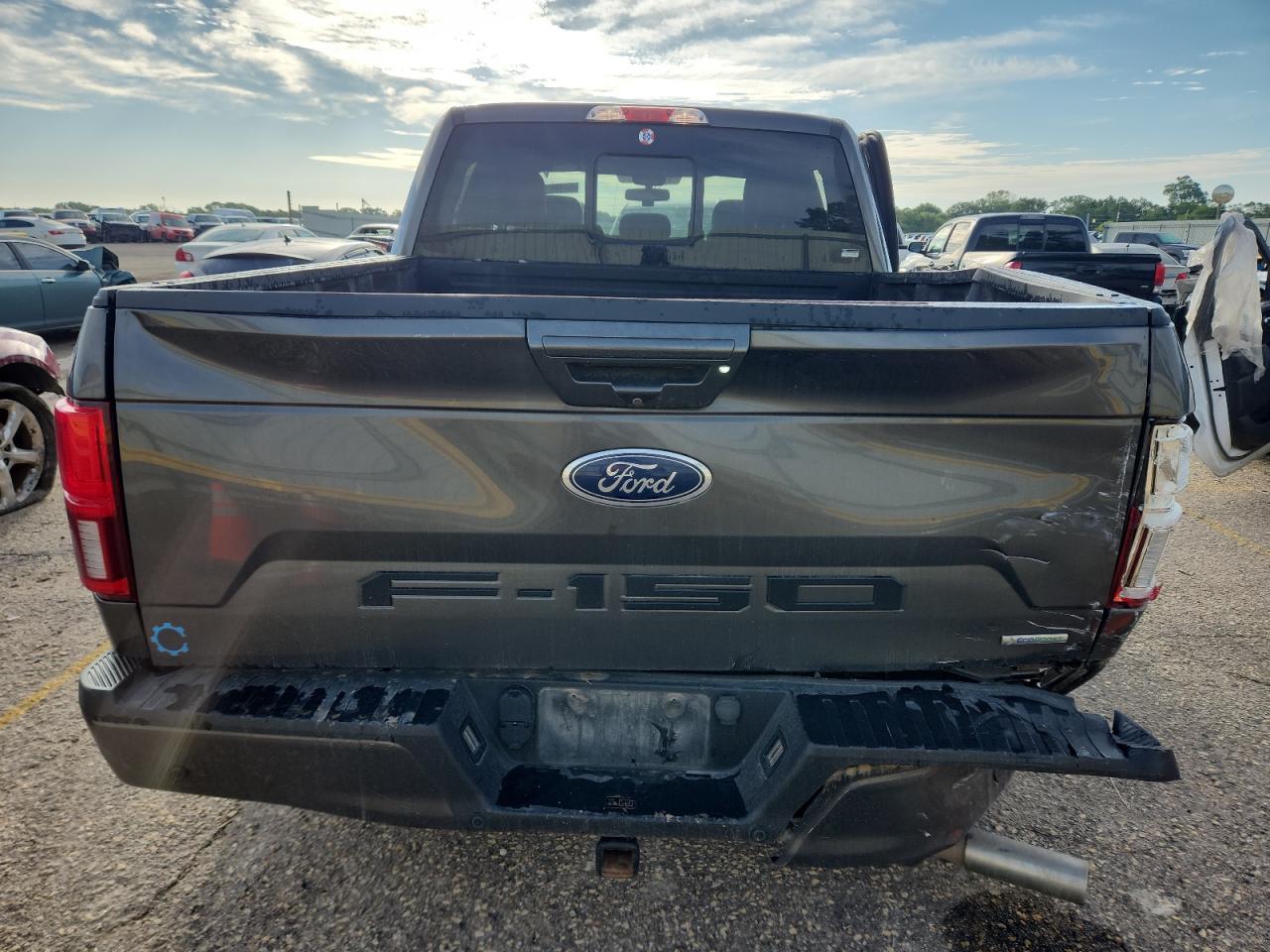 Ford F-150 Supercrew Image 4