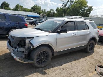  Salvage Ford Explorer