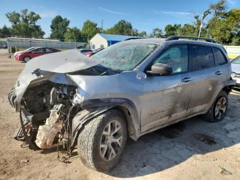  Salvage Jeep Cherokee